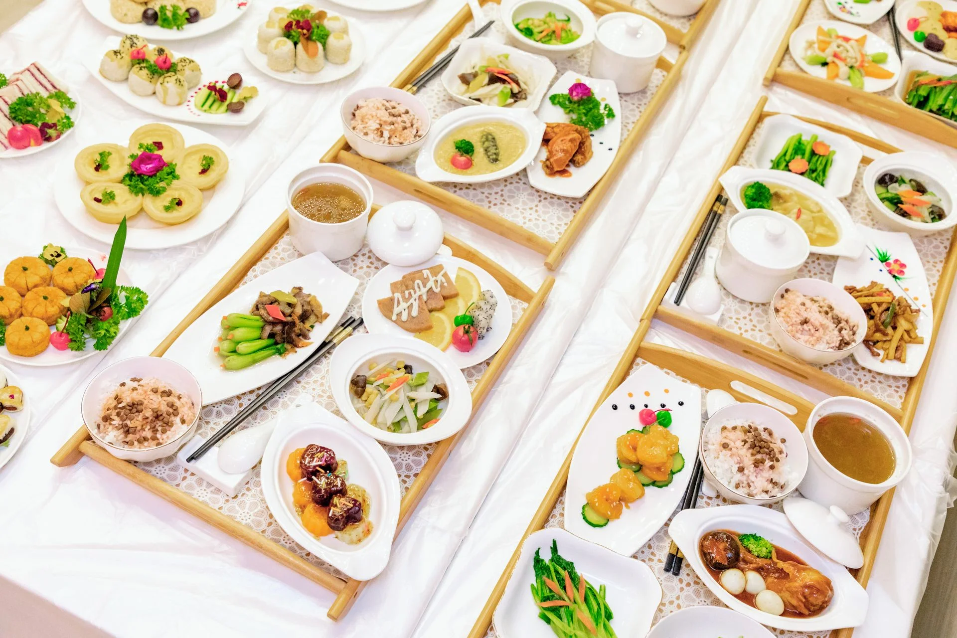 Banquete de refeições separadas em estilo chinês refinado